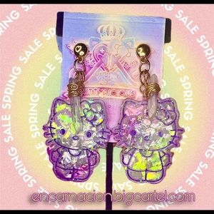 Hello Kitty Crystal Earrings ❤️✌🏽SOLD✌🏽❤️